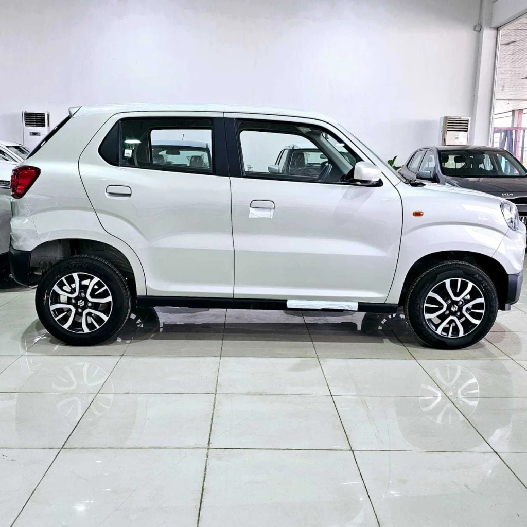 Suzuki S-Presso 1.0L MT Petrol